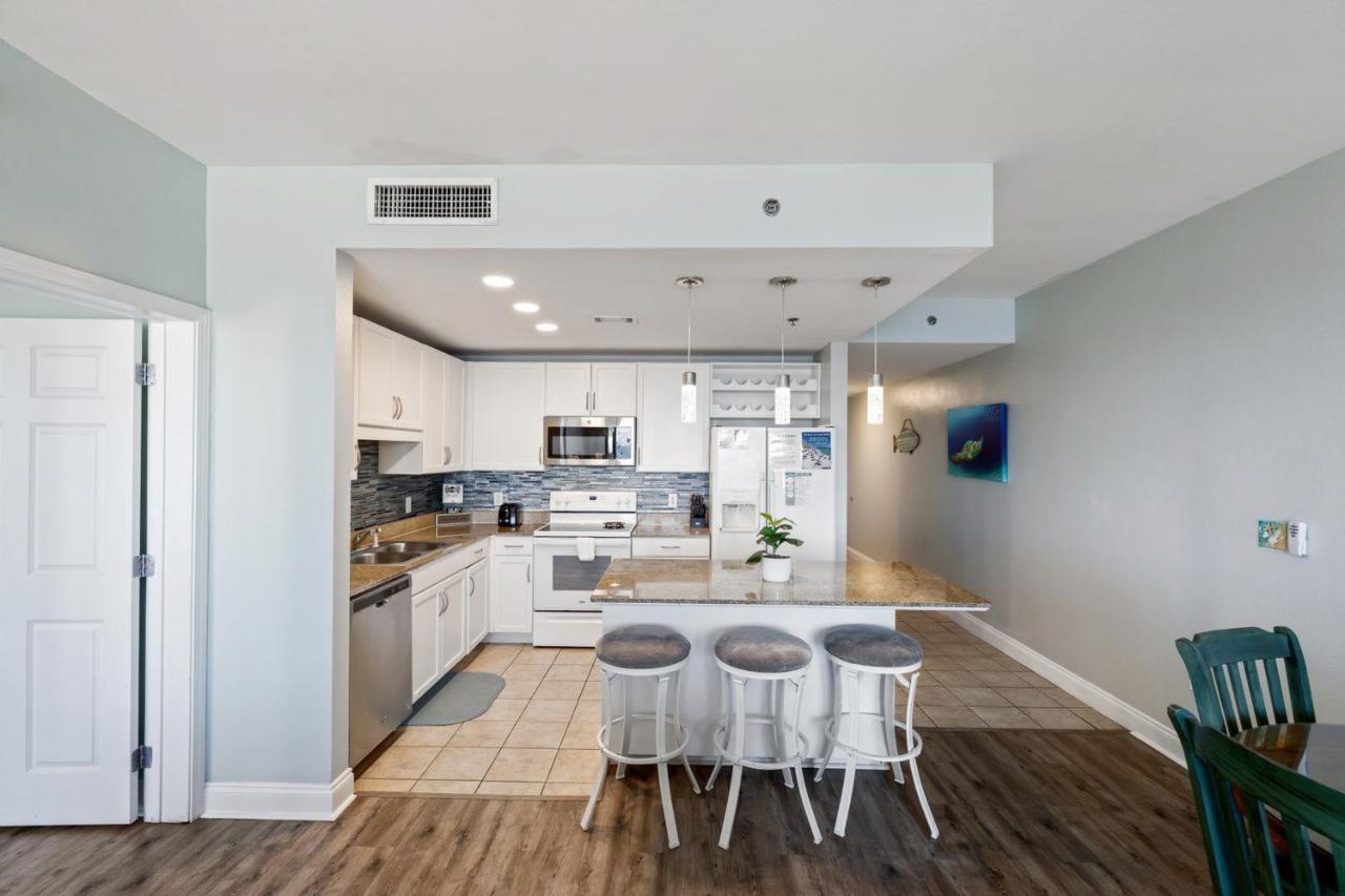Laketown Wharf! Sleeps 9 - Condo, Stunning Ocean Views! By Dolce Getaways Pcb Holiday home *