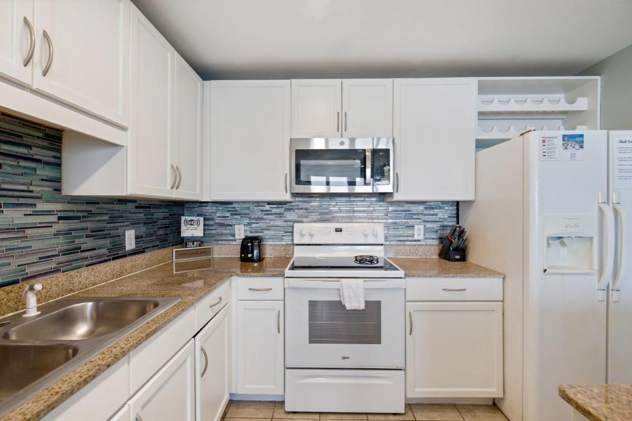 Laketown Wharf! Sleeps 9 - Condo, Stunning Ocean Views! By Dolce Getaways Pcb * Panama City Beach