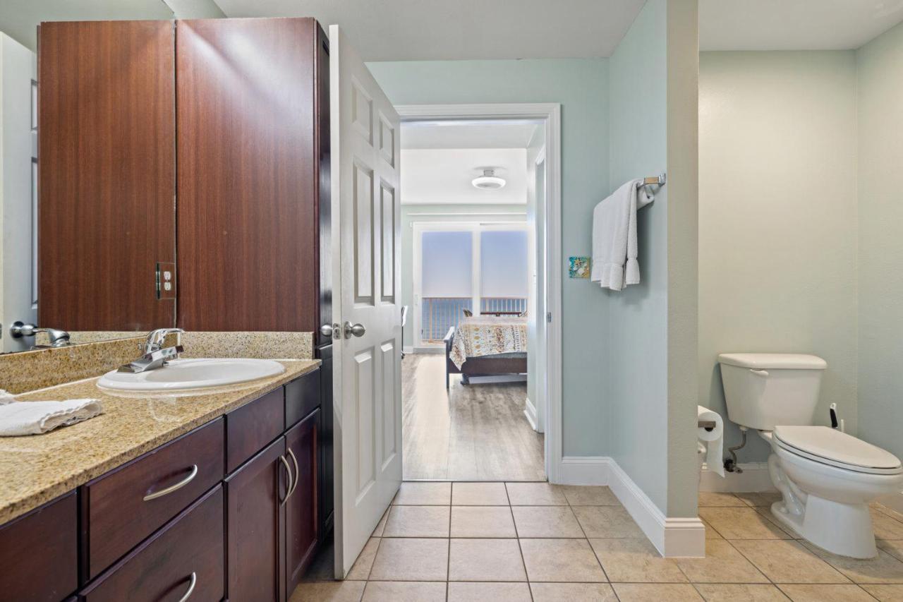 Laketown Wharf! Sleeps 9 - Condo, Stunning Ocean Views! By Dolce Getaways Pcb Holiday home